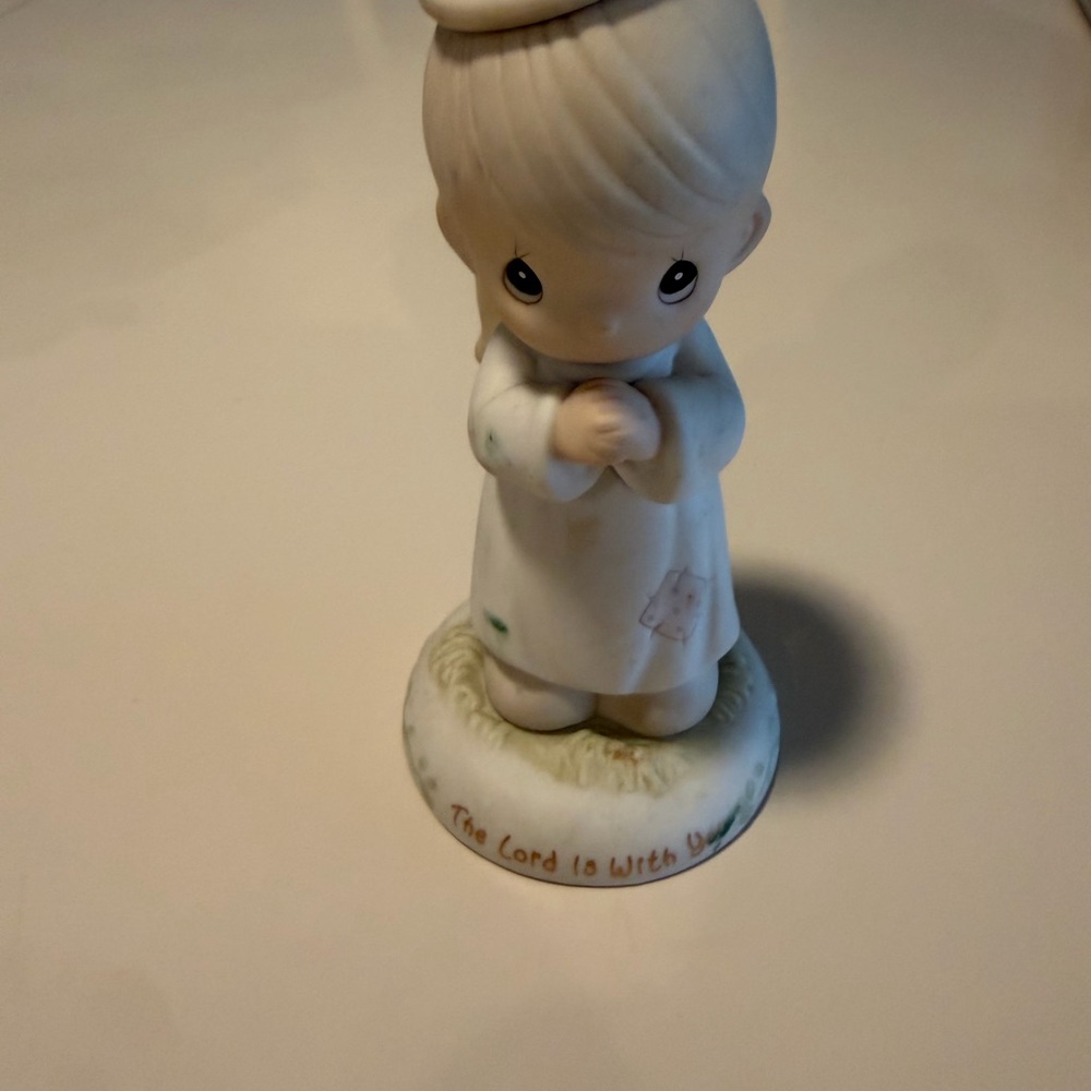 Precious moments praying Figurine with White Robe